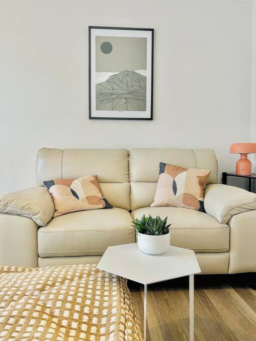 Luxury Top Location Rds, Aviva 5 Min Walk Apartamento *